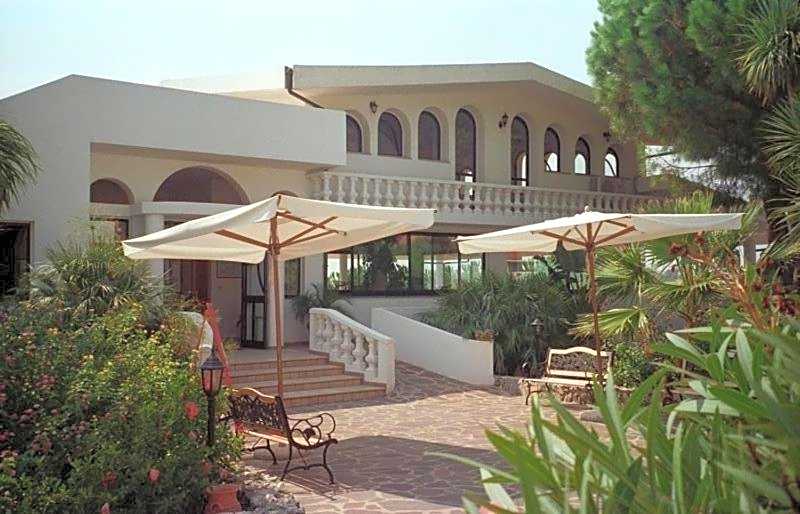 Villaggio Pineta Petto Bianco