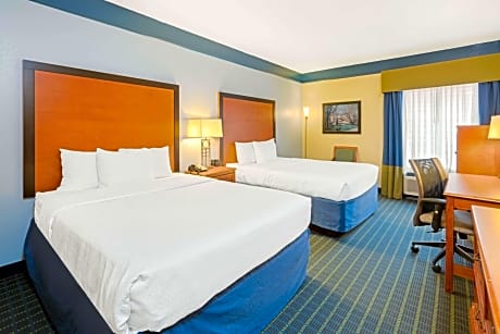 2 Queen Beds Deluxe Studio Suite Non-Smoking