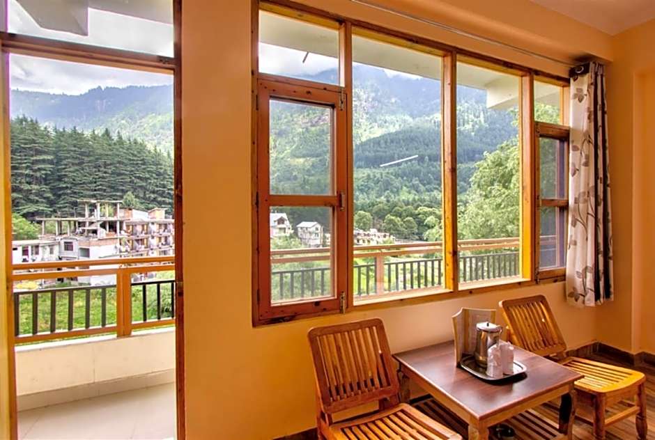 Goroomgo J J Regency Manali