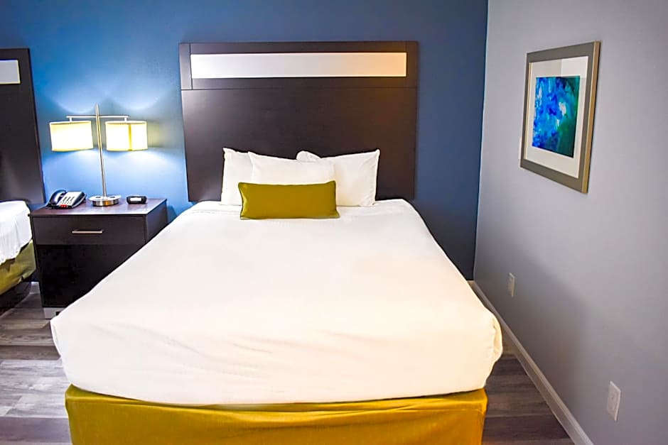 Baymont by Wyndham Midland Center