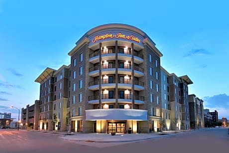 Hampton Inn By Hilton & Suites Des Moines Downtown