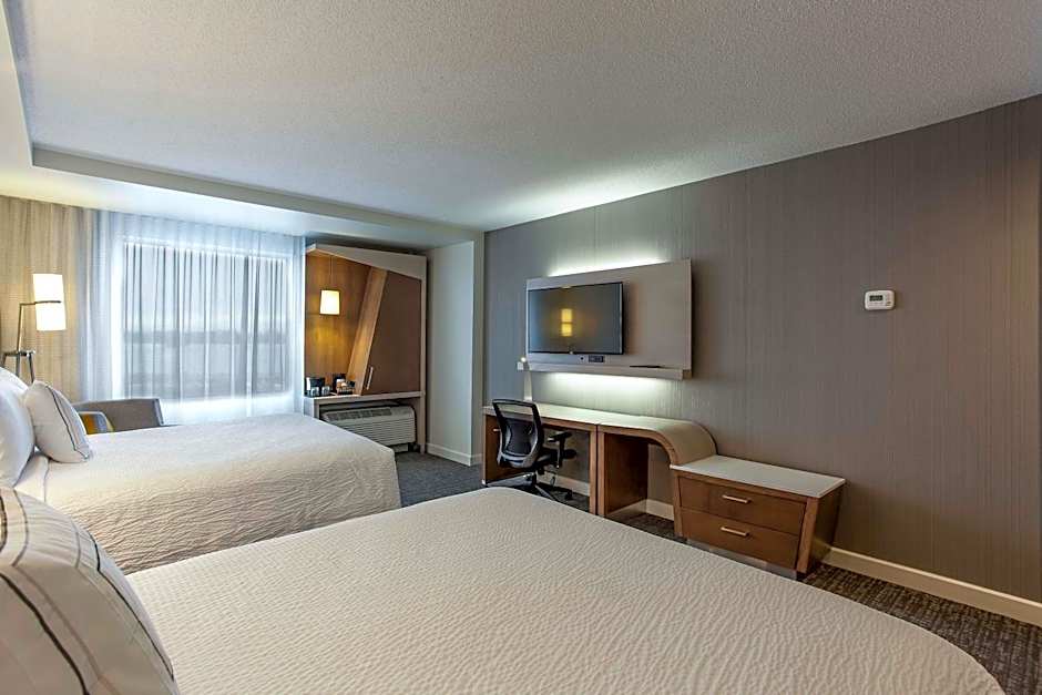 Courtyard by Marriott Montreal West Island/Baie D'Urfe