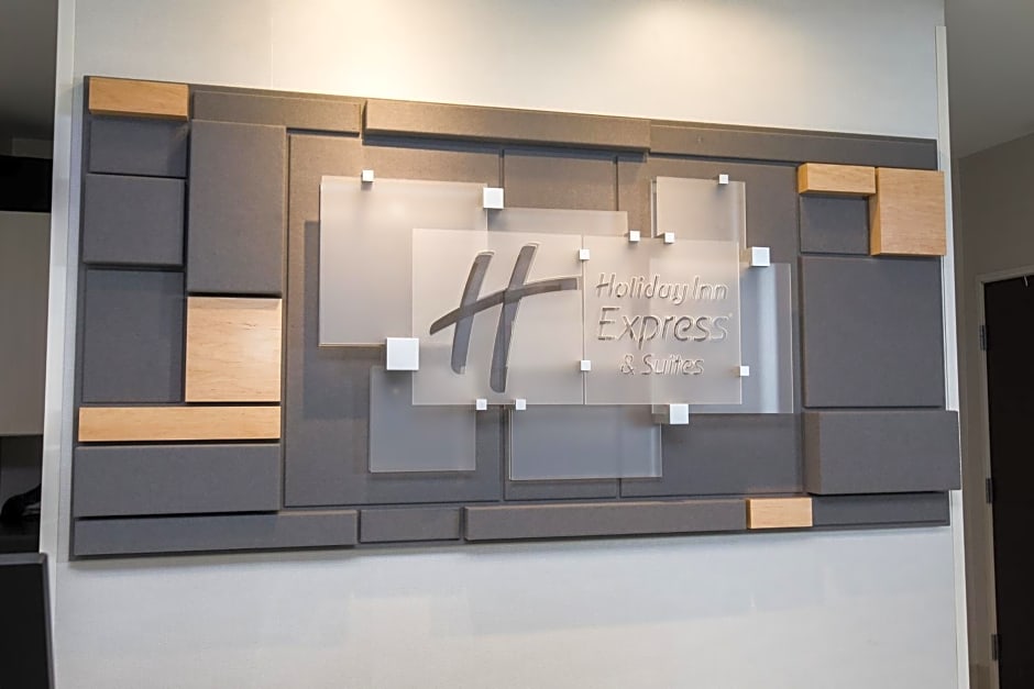 Holiday Inn Express Hotel & Suites Clinton By IHG
