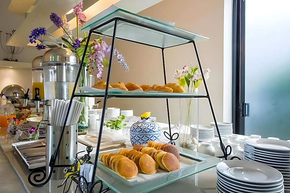 The Melody Phuket Hotel (SHA Plus)