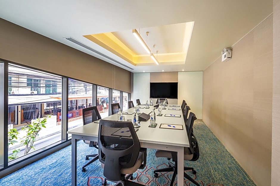 Holiday Inn Express Bangkok Sukhumvit 11 An Ihg Hotel Rates From Usd46