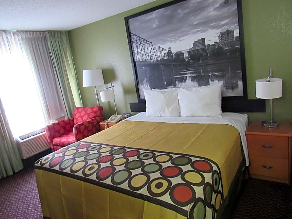 Super 8 by Wyndham New Cumberland