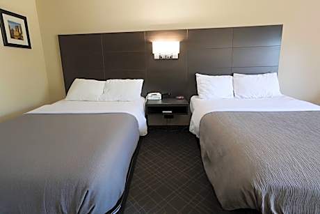 2 Double Beds, Efficiency, Nonsmoking