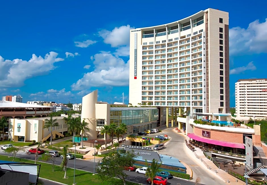 Krystal Urban Cancun-Malecon