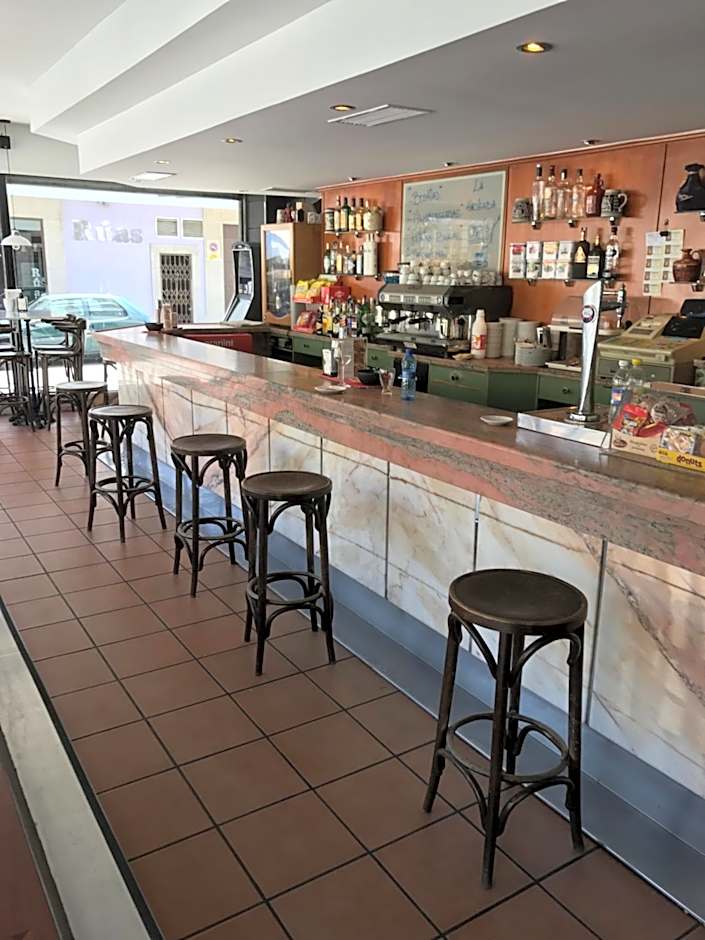 Albergue O Pedrón Hostel & Rooms