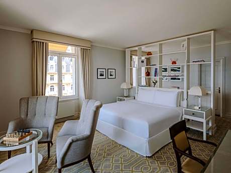 Superior King Room with Lake View