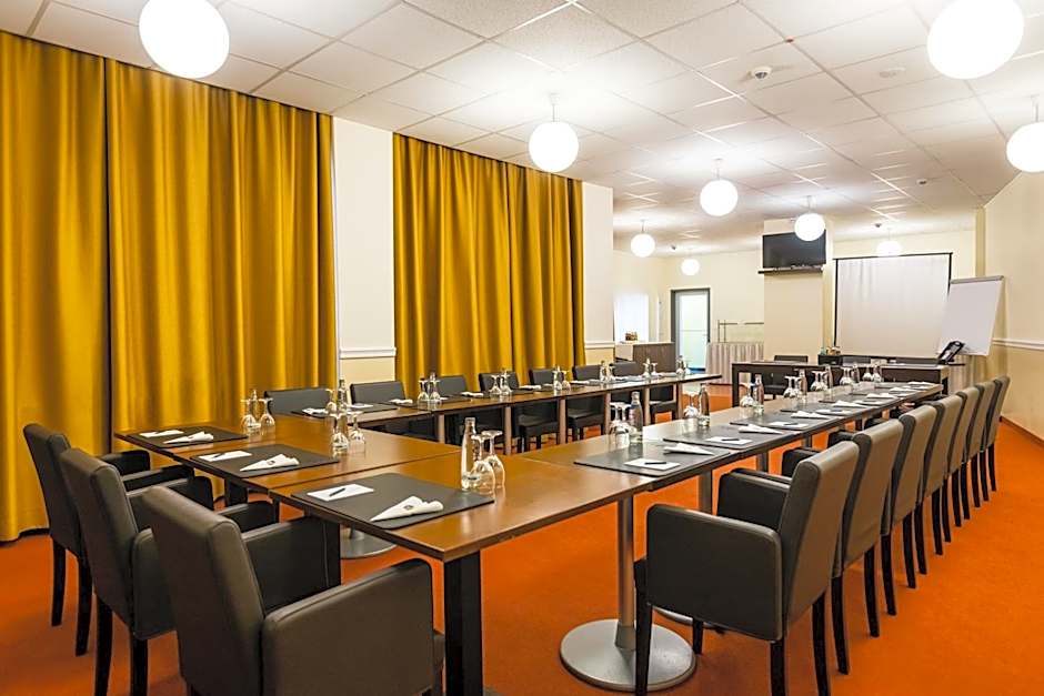 Royal International Leipzig