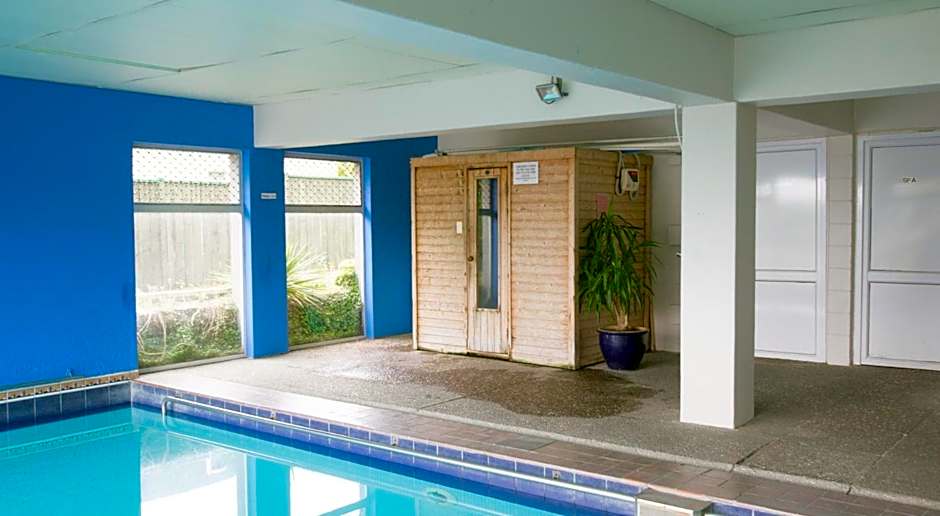 Absolute Lake View Motel