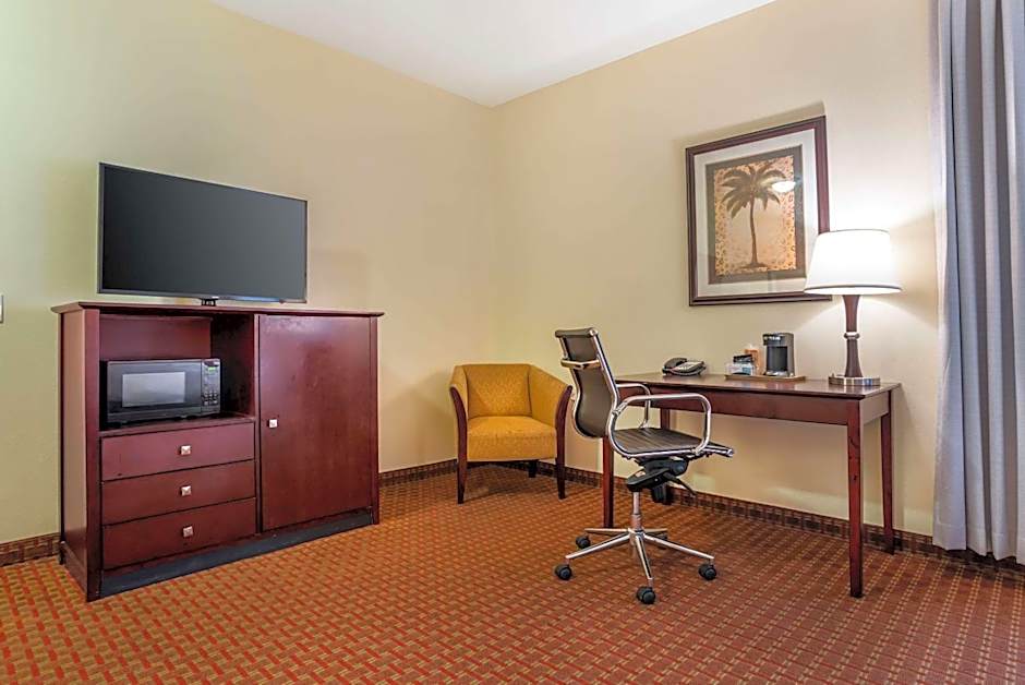 Comfort Inn & Suites Crestview