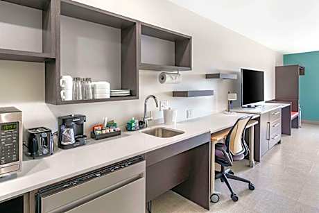 1King Mobilty/Hearing Access Ri Shower Studio