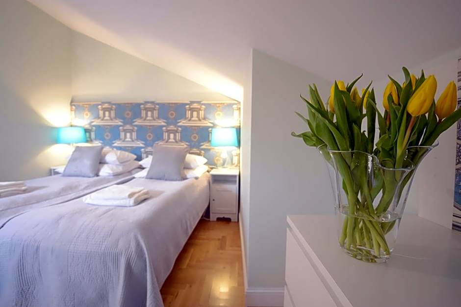 Crystal Suites Chez Helena