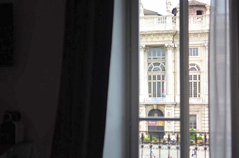 Piazza Castello Suite