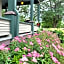 Linda Sue Manor