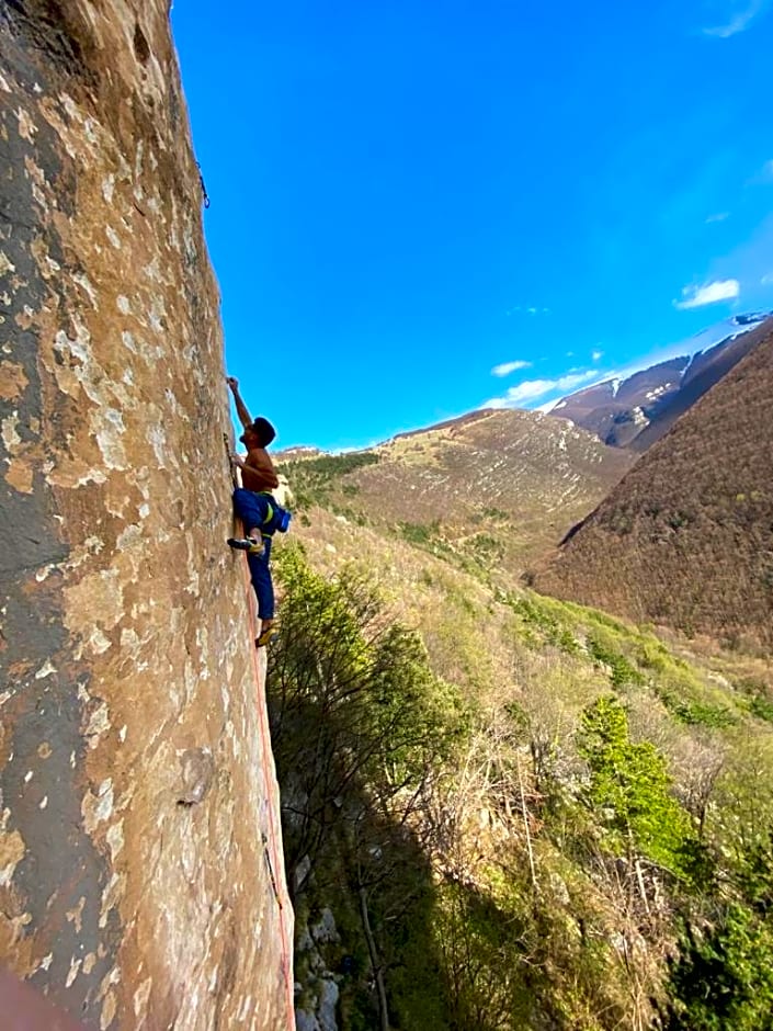 La casa dalle finestre blu