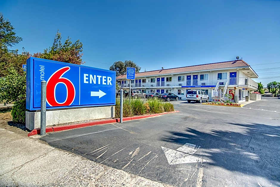 Motel 6-Stockton, CA - Charter Way West