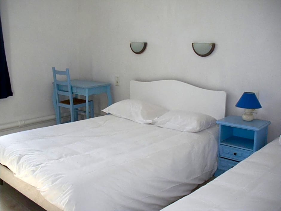 Photo 1 of 4 of Triple Room
