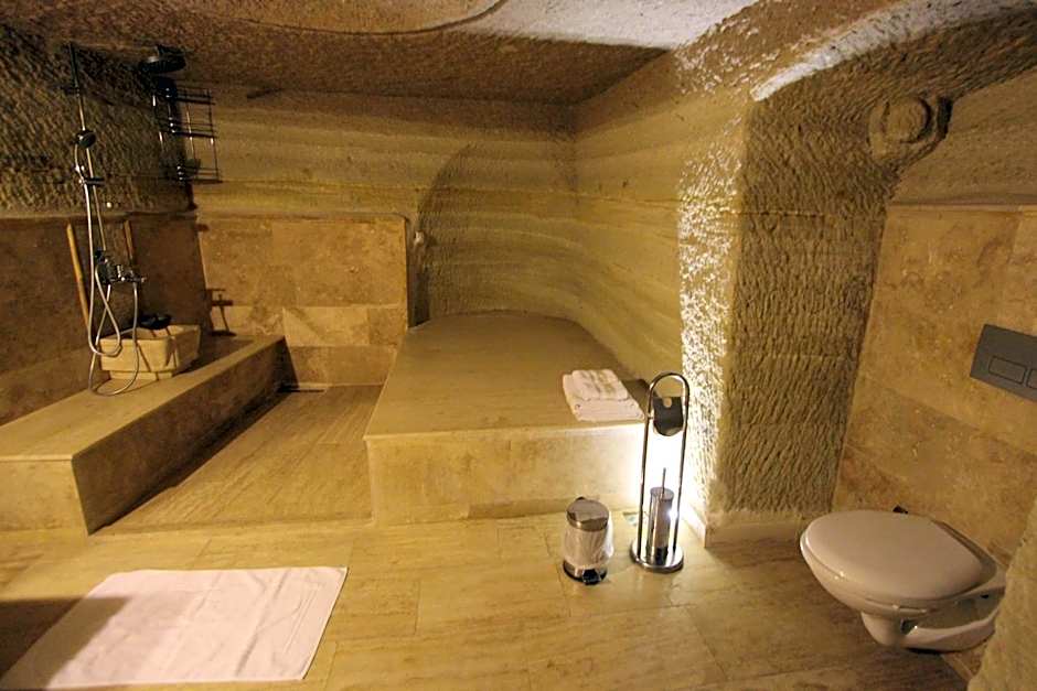 Family Cave Suite Hotel