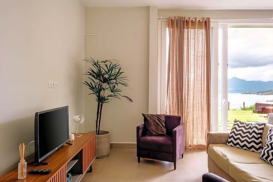 Casa na costeira com vista para o mar