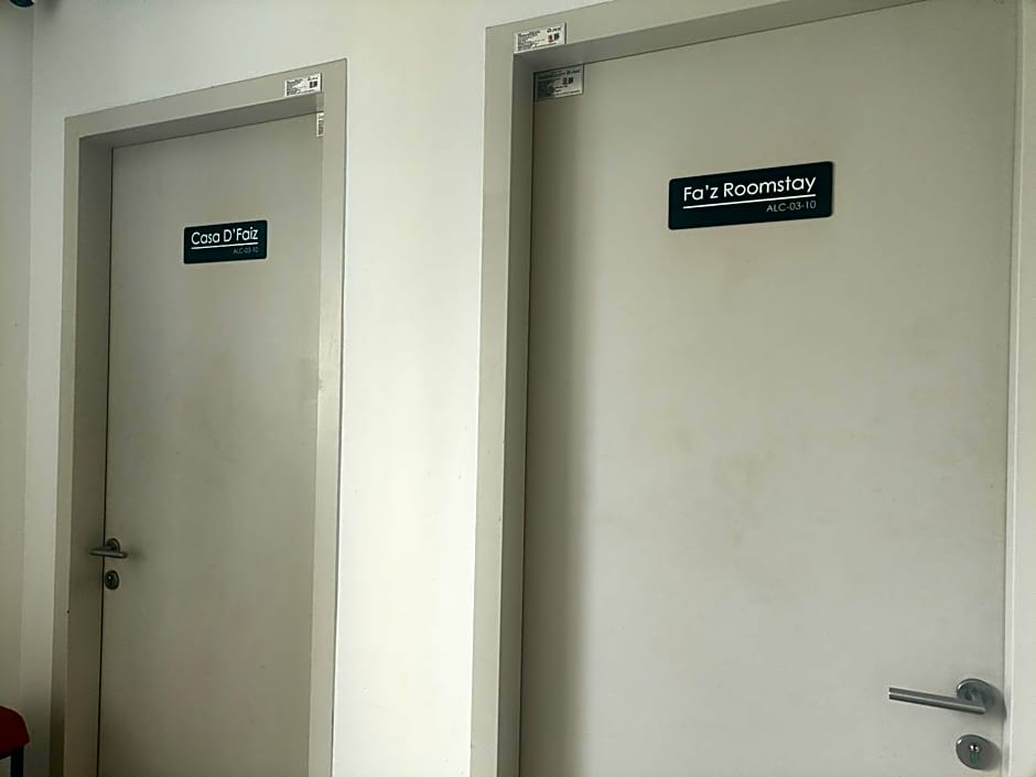 Casa D'Faiz Alanis near KLIA pool olympic size