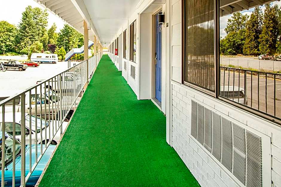 OYO Hotel Centralia - 2 mi from Providence Centralia Hospital