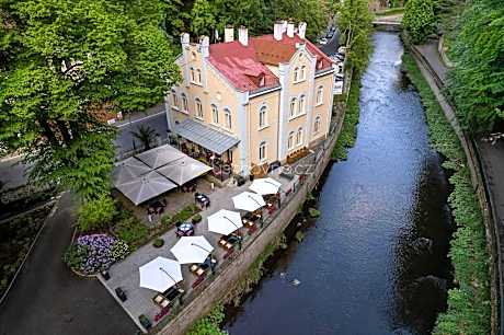 Villa Basileia Riverside