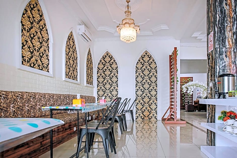 OYO 90221 Makarim Guest House Syariah