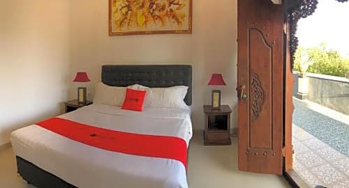 RedDoorz Plus near Dreamland Beach