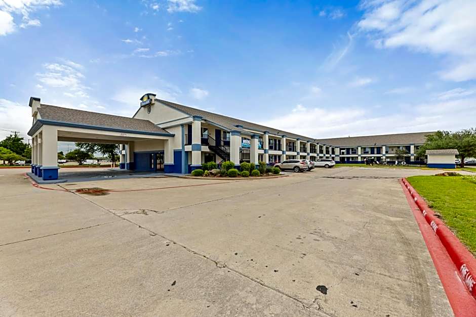 Days Inn by Wyndham McKinney