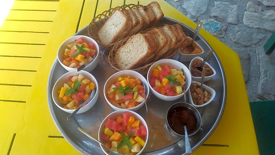 4 Pohon - Les 4 Arbres