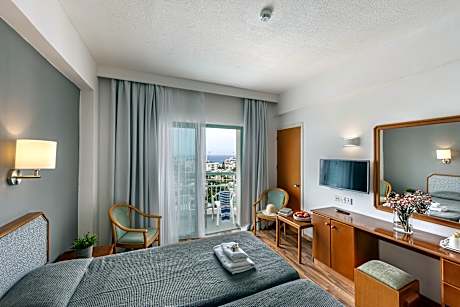 Single Partial Sea View