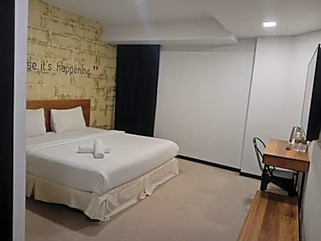 Deluxe King with Jacuzzi