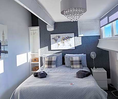 Double Room (Room 3)