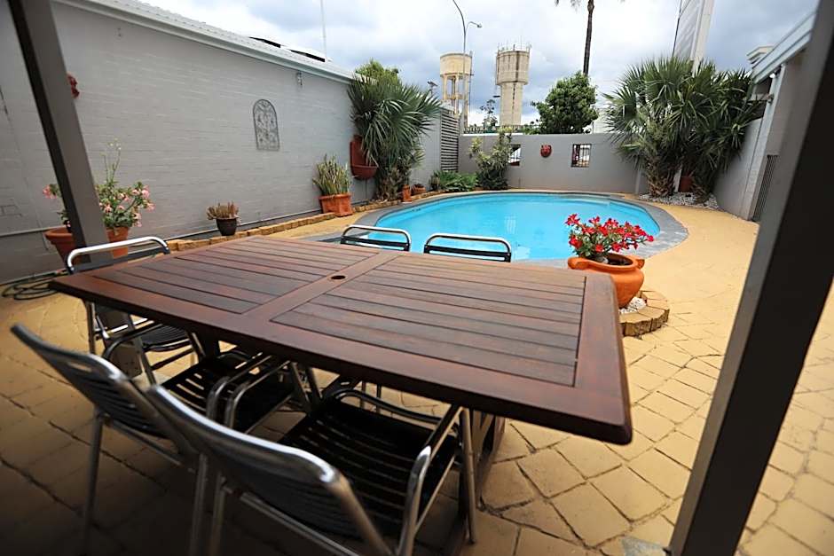 The Town House Motor Inn