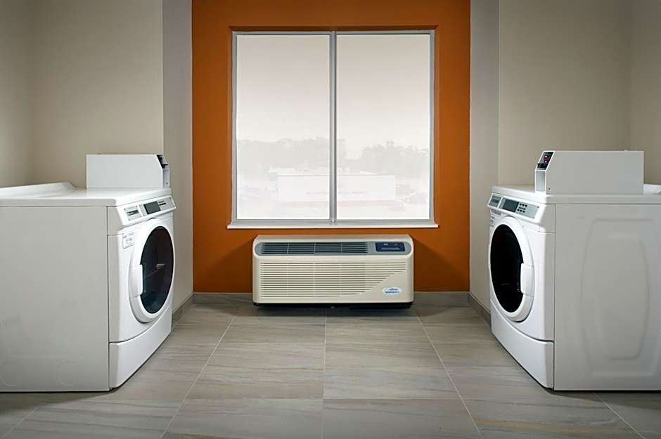 Holiday Inn Express & Suites Bay City By IHG