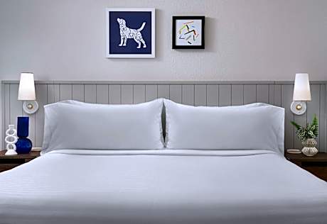 Mobility Accessible One Bedroom Suite King Tub