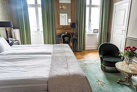 Superior Double Room with Balcony