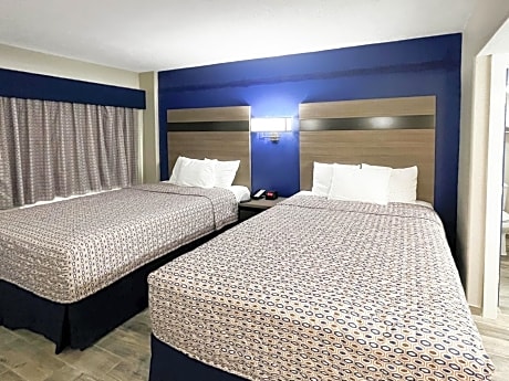 Queen Room with Two Queen Beds - Disability Access - Non-Smoking