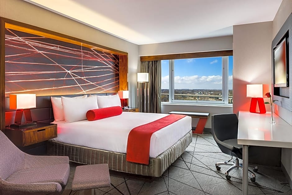 Crowne Plaza JFK Airport New York City, an IHG Hotel