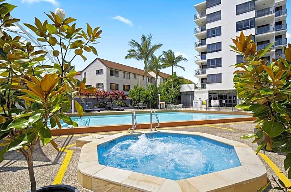 Aqualine Apartments On The Broadwater