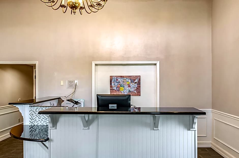 Econo Lodge Inn & Suites Radford-Blacksburg Area