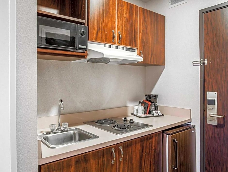 Quality Inn Grand Suites Bellingham