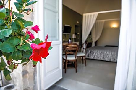 Queen Suite with Spa Bath