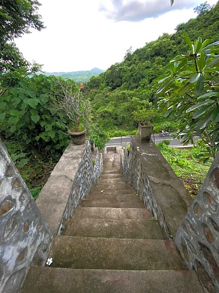 Ara Artati Lombok bungalows and Restaurant