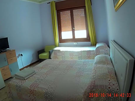 Triple Room with Bathroom