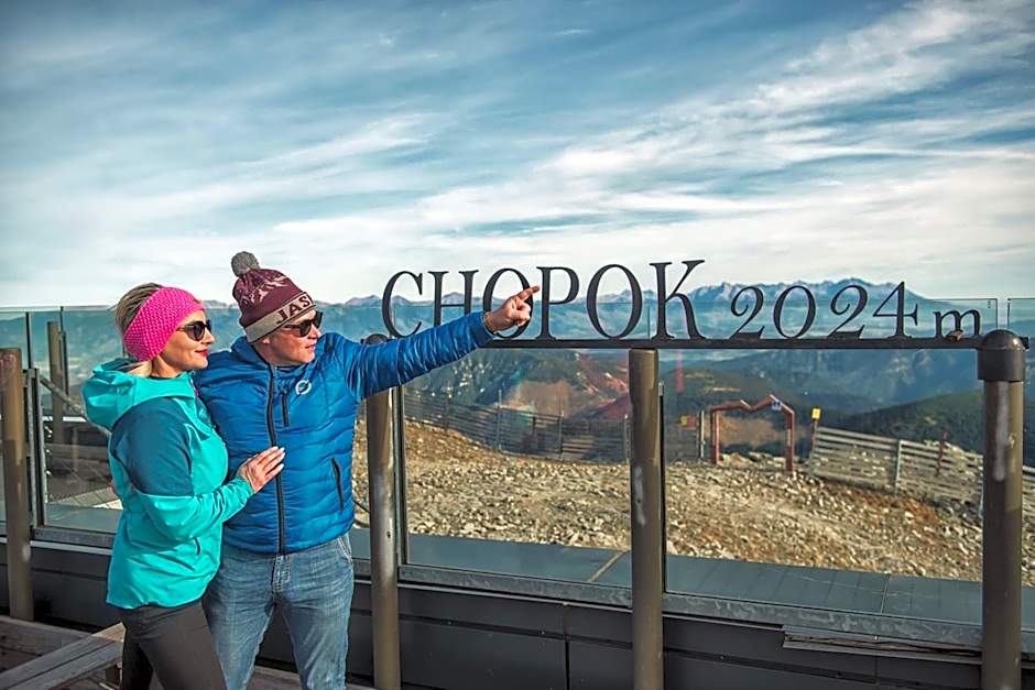 Noc na Chopku, Rotunda