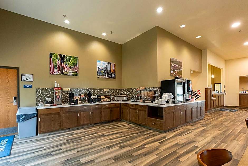 Cobblestone Inn and Suites Sheldon
